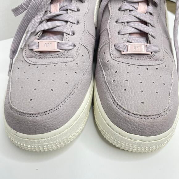 Nike women’s Air Force 1 ‘07 SE Air Sprung size 8 
Low Top Sneakers Lilac - Picture 10 of 14